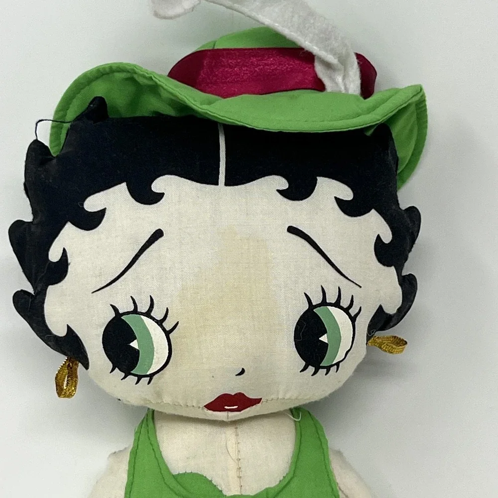 Vintage Betty Boop Peter Pan Betty Plush Doll Kellytoy 1999 Green Dress Hat‎